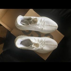 Men’s Yeezy Boost sneakers sizes 9 and 9.5 350 V2